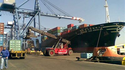 25 سفينة إجمالى الحركة بموانئ بورسعيد