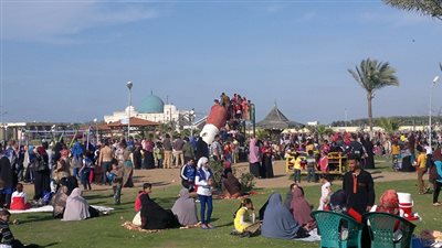 بالصور.. أطرف مواقف العيد مع الأضاحي.. أمنية: العجل جري ورانا عشان لابسين أحمر.. مرح: لقيت العجل في حضنى.. شروق: الجزار لم عدته وهرب من الخوف.. وسلمى: فلت وجري لغاية المريوطية