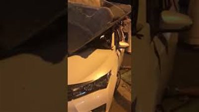 العناية الإلهية تنقذ شابين من حادث تصادم مروع بشاحنة في جدة (فيديو)