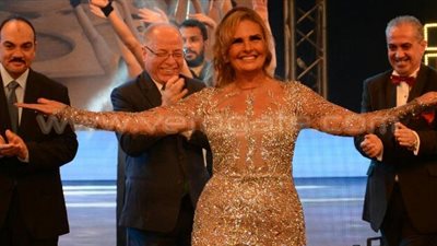 تكريم يسرا وبساطة إلهام شاهين..أهم لقطات «الإسكندرية السينمائي»