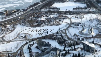 عرض زواج على الجليد يشعل مواقع التواصل (فيديو)