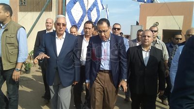 مدبولي يتفقد المدرسة الصناعية الميكانيكية في ميت غمر