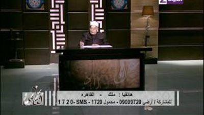 بالفيديو.. متصلة لوكيل الأزهر السابق: «مش بتضحك ليه»