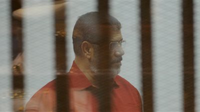 بدء نظر طعن مرسي وآخرين على حكم حبسهم بقضية «إهانة القضاء»