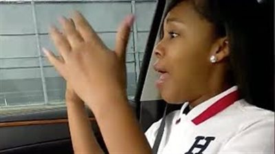 بالفيديو والصور.. مراهقة ترفض الذهاب للمدرسة