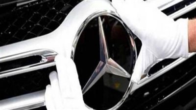 انفصال سقف السيارة يورط شركة مرسيدس