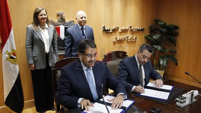 بروتوكول بين العدل والتخطيط لتوفير الدفع الإلكتروني لرسوم الشهر العقاري