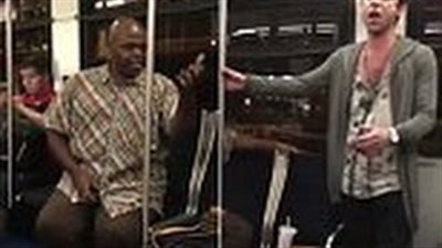 شاهد.. الصدفة تمكن امرأة من تصوير مقطع فيديو يثير ضجة