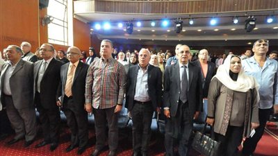 محافظ بورسعيد: المدرسة تلعب دور مهما في تكوين شخصية الطالب