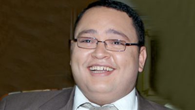 أحمد رزق يحتفل بنجاح 