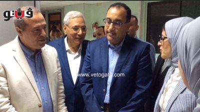 مدبولي لمريض في «المنصورة الدولي»: «ياريت نبطل التدخين» (فيديو)