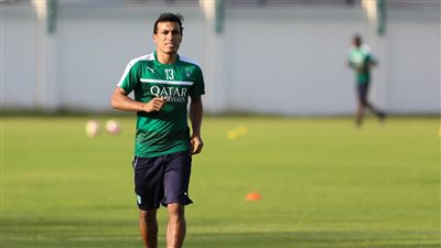 عبد الشافي يعود لتدريبات أهلي جدة استعدادا لمباراة الهلال