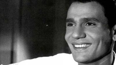 مروان كنفاني يهدي عبد الحليم حافظ المصحف الشريف