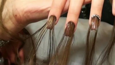 «مانيكير شعر ربانزيل».. أحدث تقاليع الأظافر (فيديو وصور)