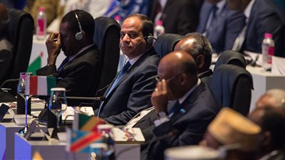 كينيا ومصر تصممان على رفع الديون رغم الاضطرابات في الأسواق