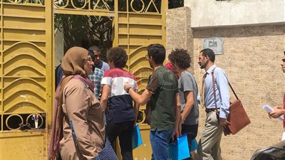 تزاحم طلاب الثانوية على مقرات التظلمات بالقاهرة والجيزة (فيديو)