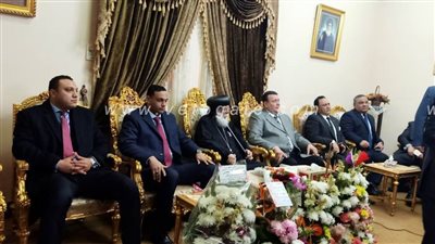 بالورود.. قيادات الدقهلية تقدم التهاني للأقباط بعيد الميلاد