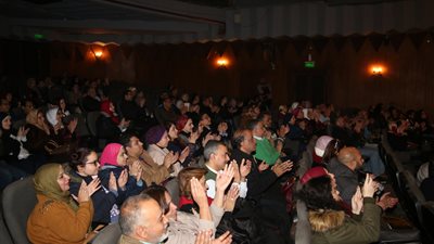 «قواعد العشق 40» يواصل لياليه بحضور جماهيري كبير على «السلام»