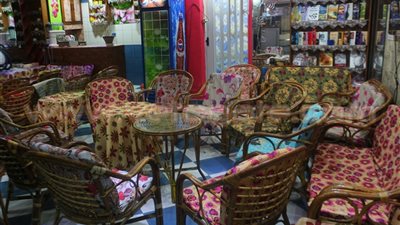 «مقاهي» داخل المؤسسات الحكومية.. «نصبة شاي وشيشة» بمديرية التربية والتعليم في قنا.. «قهوة بلدي» داخل مجمع مدارس حكومية بالخصوص.. وأخرى داخل دار رعاية أيتام.. ومركز شباب ي