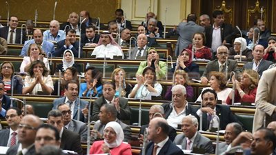 البرلمان يرفض تمييز مصابى وأسر شهداء الثورتين في وظائف الدولة