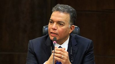 وزير النقل يطالب إدارة المترو برفع مستوى الخدمة وانتظام الحركة
