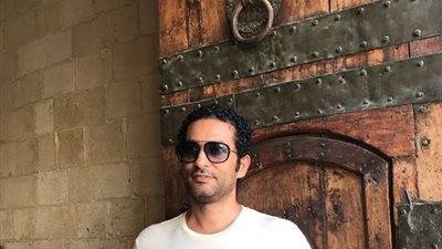 عمرو سعد يستمتع بمعالم لبنان.. وجمهوره: «راجل محترم»