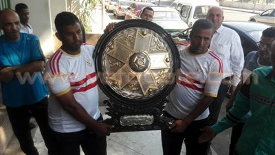 بالصور.. الأهلي يتسلم درع الدوري رسميًا من الزمالك