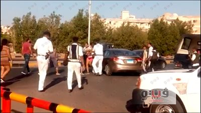 بالصور.. القبض على شاب اقتحم كمين تأمين حفل عمرو دياب بالغردقة