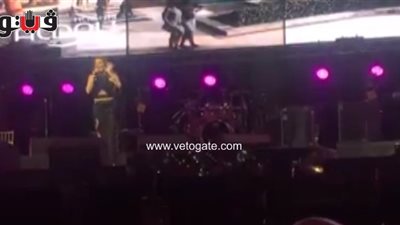 بالفيديو.. رزان مغربي تقدم حفل عمرو دياب في الغردقة