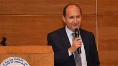 وزير التجارة يتلقى تقريرا حول تطور حركة الصادرات في 5 أشهر