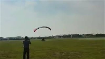 نهاية مروعة لشاب حاول الطيران بسيارته (فيديو)