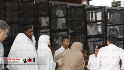 بالفيديو والصور..تأجيل محاكمة بديع بـ