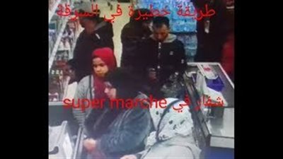 رد فعل أشخاص لحظة سرقة لص سوبر ماركت أمامهم (فيديو)