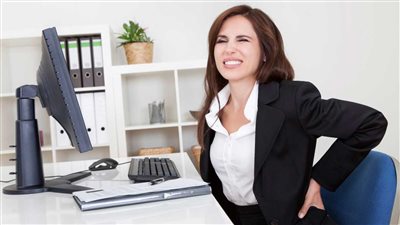 احذر.. الجلوس لفترات طويلة يهددك بالإصابة بـ14 مرضا