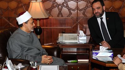 الأمام الأكبر يستقبل سفير فنزويلا بـ