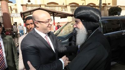 محافظ بني سويف يزور الكنائس والأديرة للتهنئة بعيد الميلاد