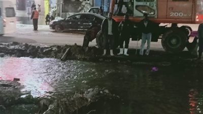 للمرة الثالثة.. غرق شوارع ألف مسكن بسبب كسر ماسورة مياه وانقطاع الخدمة عن 10 مناطق