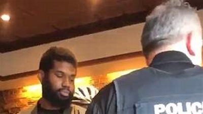 في «ستاربكس».. الحمام للزبائن فقط (فيديو وصور)