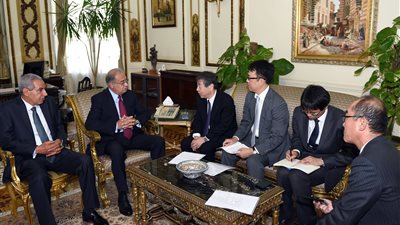 «إسماعيل» لمدير «تويوتا»: وضعنا استراتيجية متكاملة لصناعة السيارات