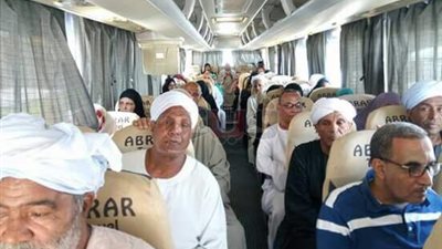 توجه 143 من حجاج الجمعيات الأهلية بالأقصر إلى قنا لأخذ البصمة (صور)