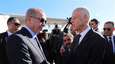 قيس سعيد ينفخ الدخان فى وجه أردوغان..  سر عودة المعتوه من تونس يجر ذيول الخيبة