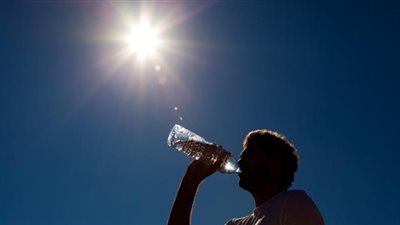 «الأرصاد»: طقس مائل للحرارة والعظمى في القاهرة 33 درجة (فيديو)