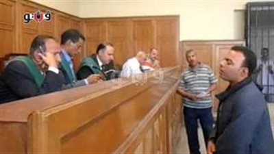 بالفيديو.. موقف طريف خلال محاكمة 7 من عناصر «الإخوان» في أسيوط