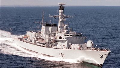 الصين تحذر بريطانيا من إثارة الاضطرابات في المياه الدولية