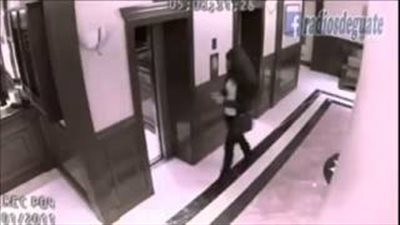 بالفيديو.. أطرف نتائج انشعال المارة بالوسائل التكنولوجية الحديثة