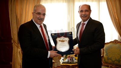 وزير الطيران يبحث استعدادات نقل حجاج فلسطين لأداء مناسك الحج