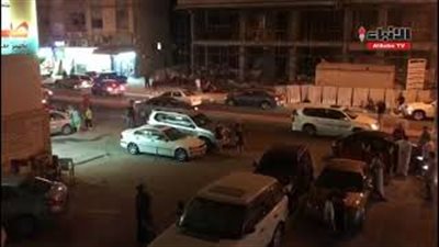 بالفيديو.. فرار مواطني الكويت إلى الشوارع عقب الهزة الأرضية