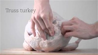 بالفيديو.. أسهل طريقة لطهى «ديك رومى»