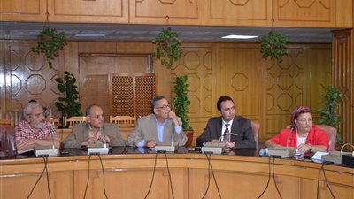 محافظ الإسماعيلية يقرر إنشاء معمل لغات بالمدرسة الدولية