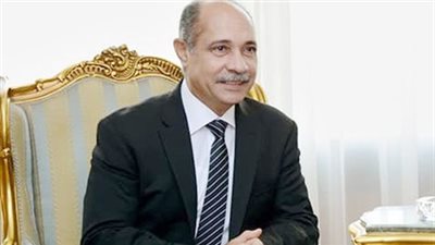 وزير الطيران يكشف موعد الافتتاح الرسمي لمطار سفنكس